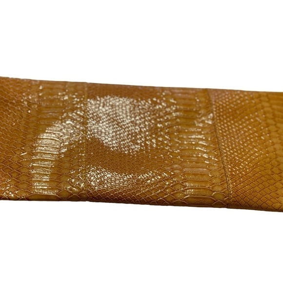 Bella Collection Faux Crocodile Mustard yellow  clutch - Picture 4 of 7